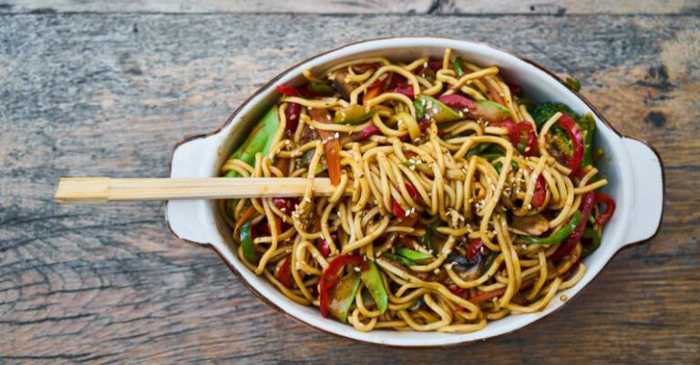 Nutrients - Stir Fry Noodles in Bowl